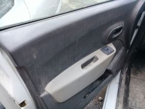 Dacia Dokker Orijinal Çıkma Sol Ön Kapı Döşemesi